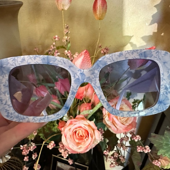 NWT LoveShackFancy Arietta Clear Waters Sunglasses - Picture 5 of 12